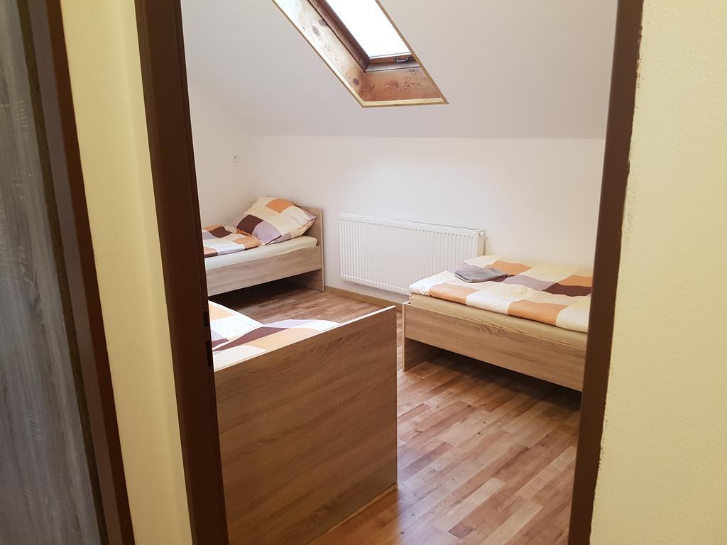 Ubytovani Zizkova Pacov Hotel Bagian luar foto