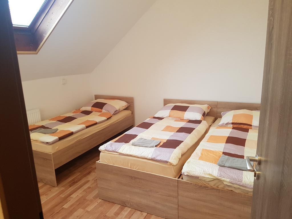 Ubytovani Zizkova Pacov Hotel Bagian luar foto