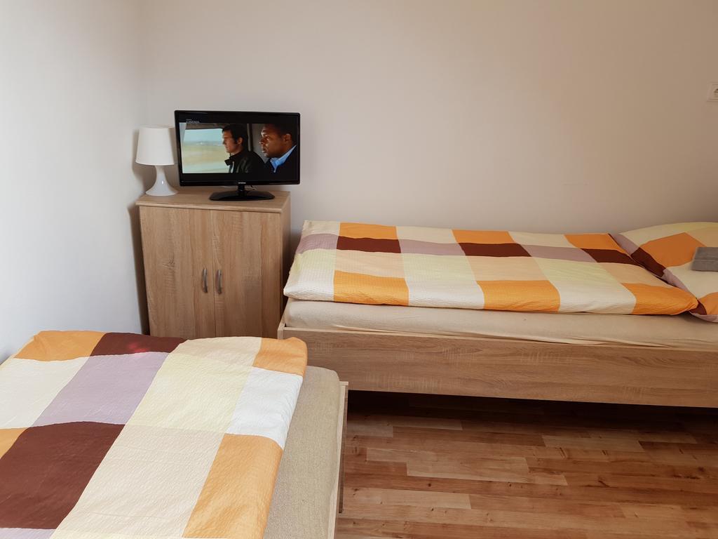Ubytovani Zizkova Pacov Hotel Bagian luar foto