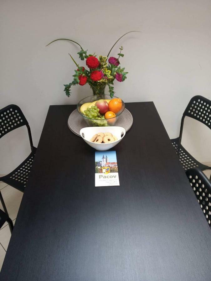 Ubytovani Zizkova Pacov Hotel Bagian luar foto